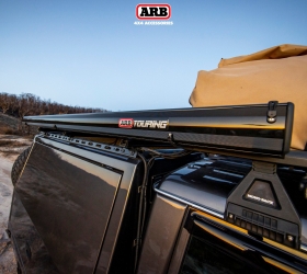 Bạt tăng có đèn màu đen/ARB ALUM AWNING W/LIGHT 2500 BLK 814412